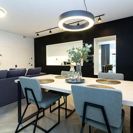Apartment Cohost I Oldtown 60m2 W-garage Parking, Balcony & Self Check-in Vilnius
