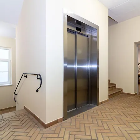 Cohost I Oldtown 60m2 W-garage Parking, Balcony & Self Check-in *