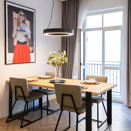 Cohost I Oldtown 60m2 W-garage Parking, Balcony & Self Check-in *