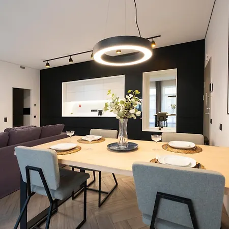 Апартаменты Oldtown 60m2 W-garage Prkg, Balcony & Self Check-in I Cohost *
