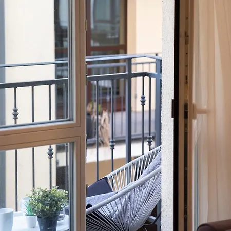 Апартаменты Oldtown 60m2 W-garage Prkg, Balcony & Self Check-in I Cohost *
