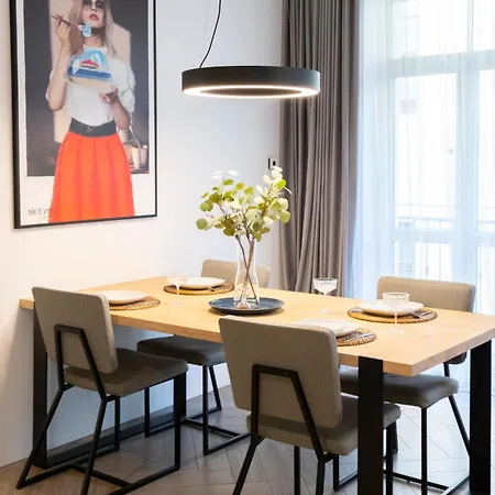 Cohost I Oldtown 60m2 W-garage Parking, Balcony & Self Check-in *