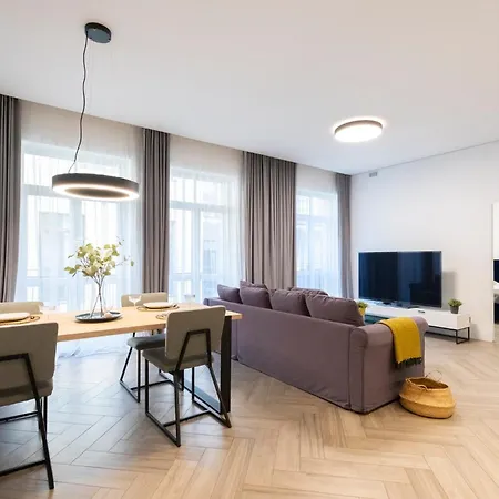 Cohost I Oldtown 60m2 W-garage Parking, Balcony & Self Check-in