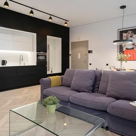 Apartment Cohost I Oldtown 60m2 W-garage Parking, Balcony & Self Check-in Vilnius