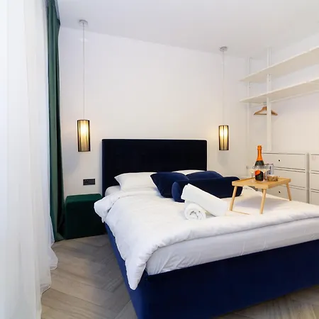 Cohost I Oldtown 60m2 W-garage Parking, Balcony & Self Check-in Апартаменты Вильнюс