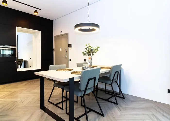 Lejlighed Cohost I Oldtown 60m2 W-garage Parking, Balcony & Self Check-in *