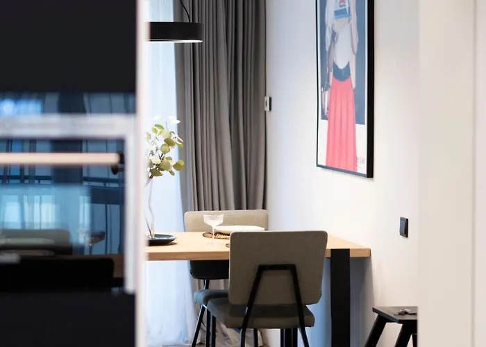 Cohost I Oldtown 60m2 W-garage Parking, Balcony & Self Check-in