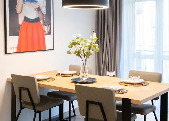 Cohost I Oldtown 60m2 W-garage Parking, Balcony & Self Check-in *