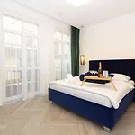 Cohost I Oldtown 60m2 W-garage Parking, Balcony & Self Check-in ヴィリニュス