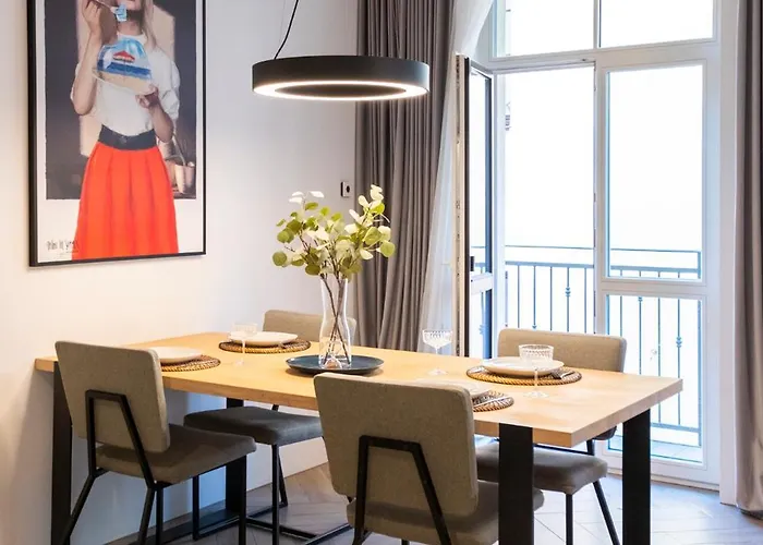 Cohost I Oldtown 60m2 W-garage Parking, Balcony & Self Check-in *