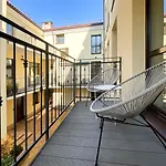 Cohost I Oldtown 60m2 W-garage Parking, Balcony & Self Check-in Butas
