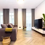 Cohost I Oldtown 60m2 W-garage Parking, Balcony & Self Check-in * Vilnius