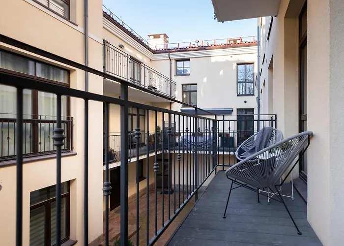 Cohost I Oldtown 60m2 W-garage Parking, Balcony & Self Check-in アパート *